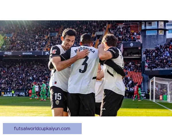 足球最新比分状态持续回暖，球队表现值得关注